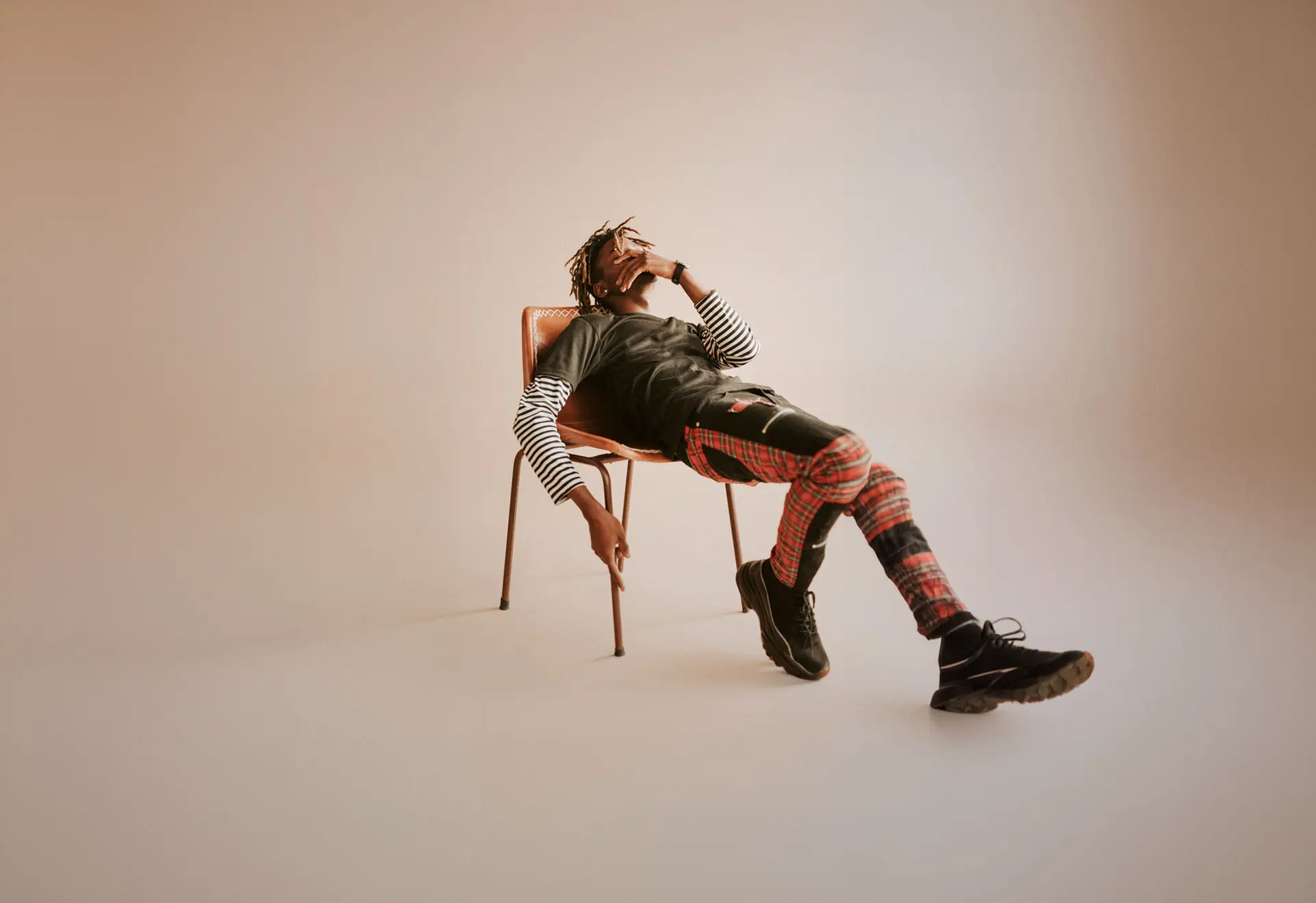 black male model chair5